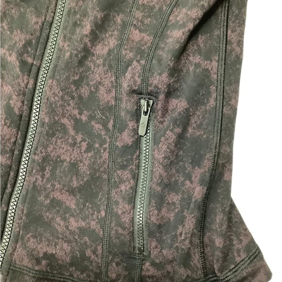 Lululemon Define Jacket Sz 4 Luxtreme
Misted Jacquard Black Black Cherry - Picture 10 of 11